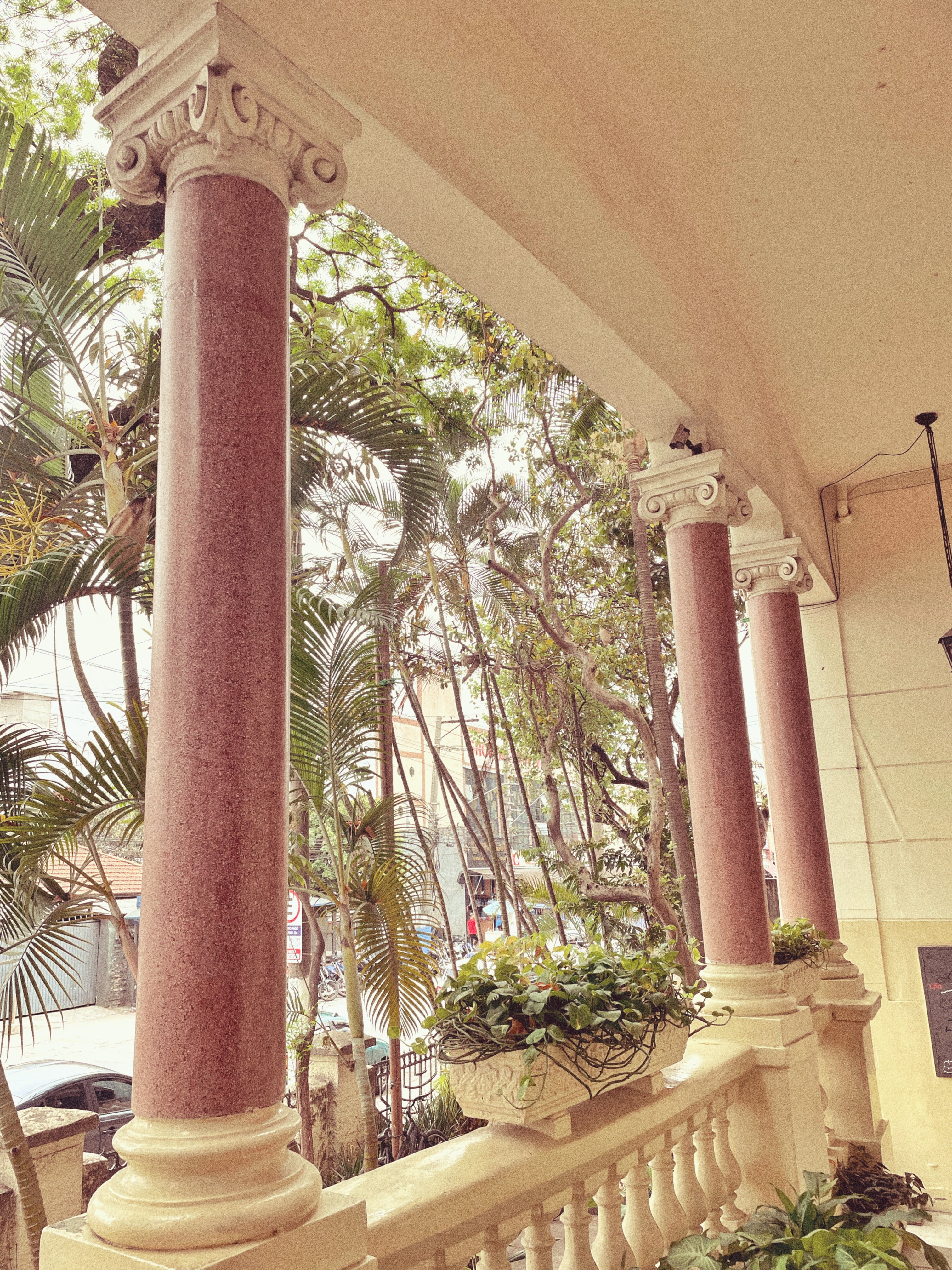 Figures 1-1, 1-2 and 1-3. Architectural heritage of Carlos de Campos Technical School. From left to right: a sculpture featuring the school’s emblem, dating from approximately the 1930s; the school’s eclectic-style building; and the foundation plaque, dating from 1911, bearing the institution’s original name, “Escola Profissional Feminina” (Women’s Vocational School). Photos by the author.