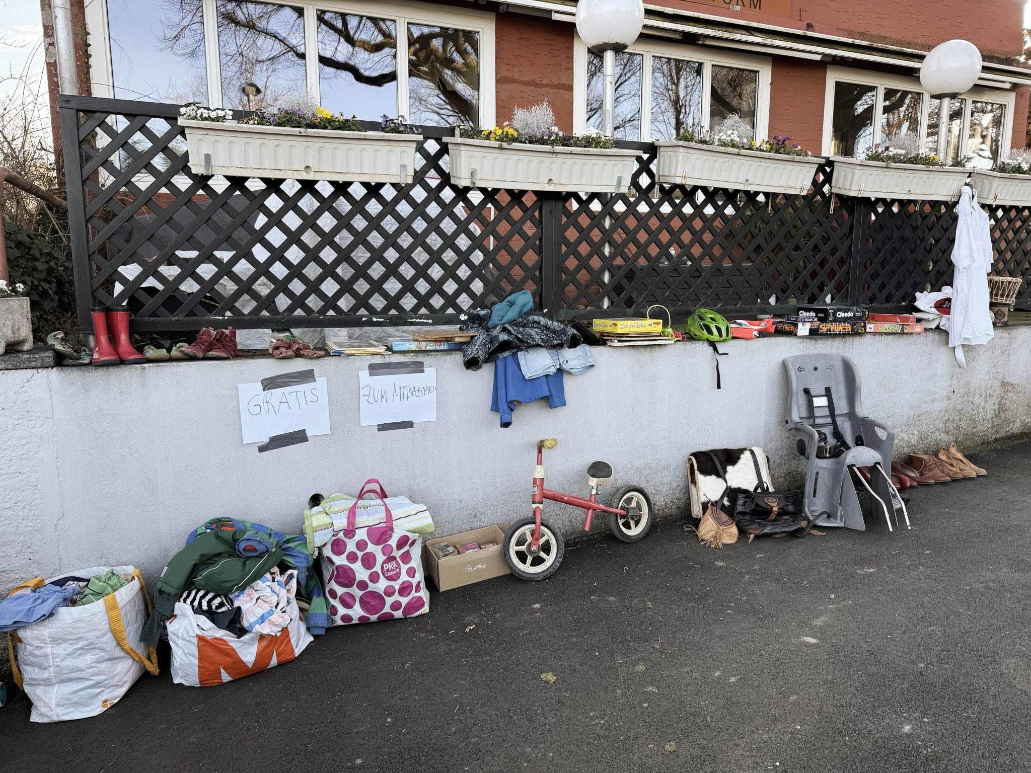 Figure 1. ‘Free to take away’. (Photo: Patrick Düblin)